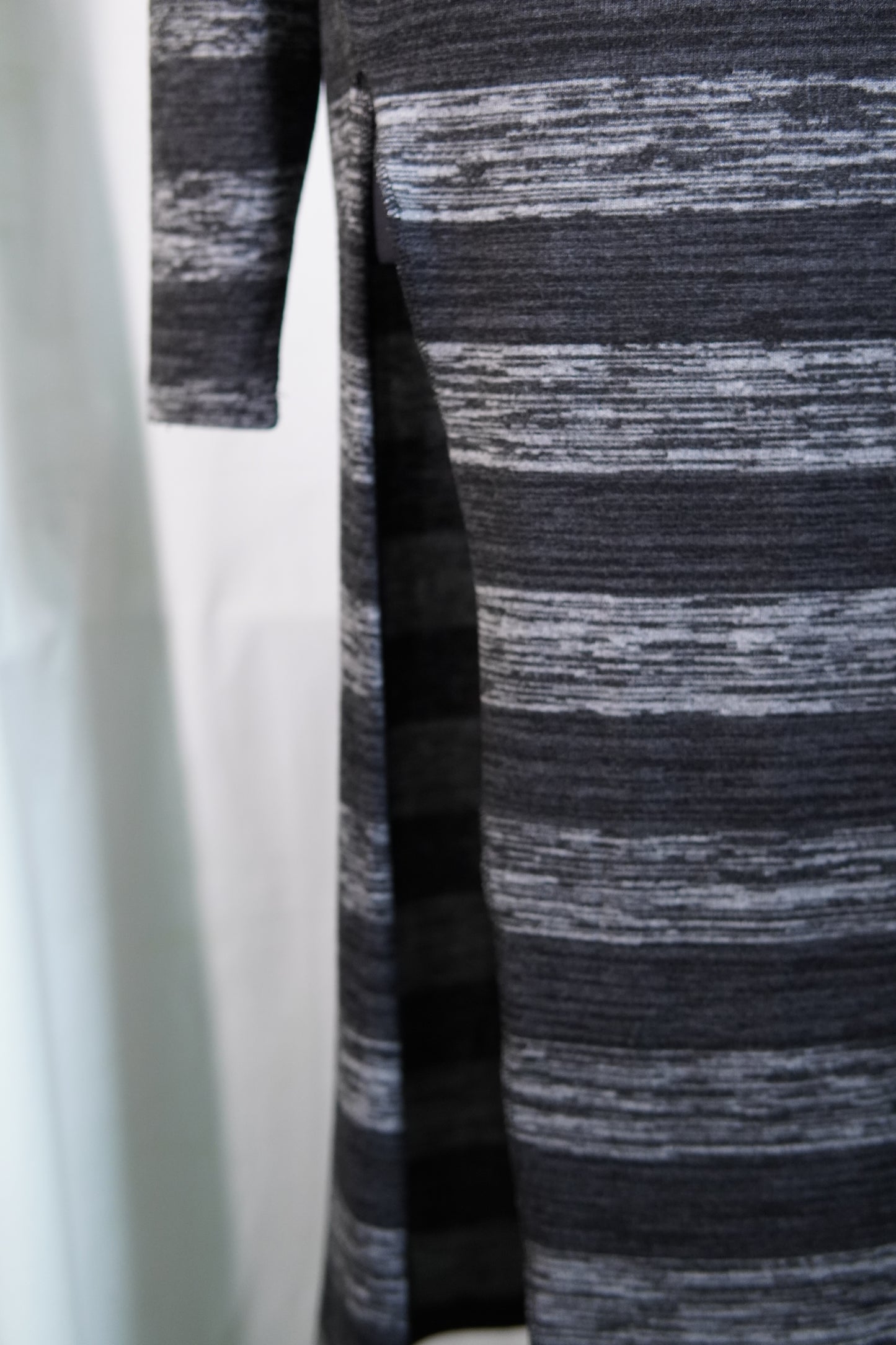 2.Hand Größe M langes Strickkleid