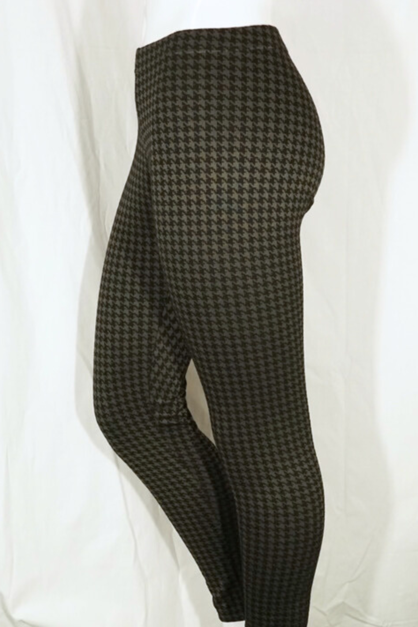 2. Hand Oliven & Schwarze Retro Hose M