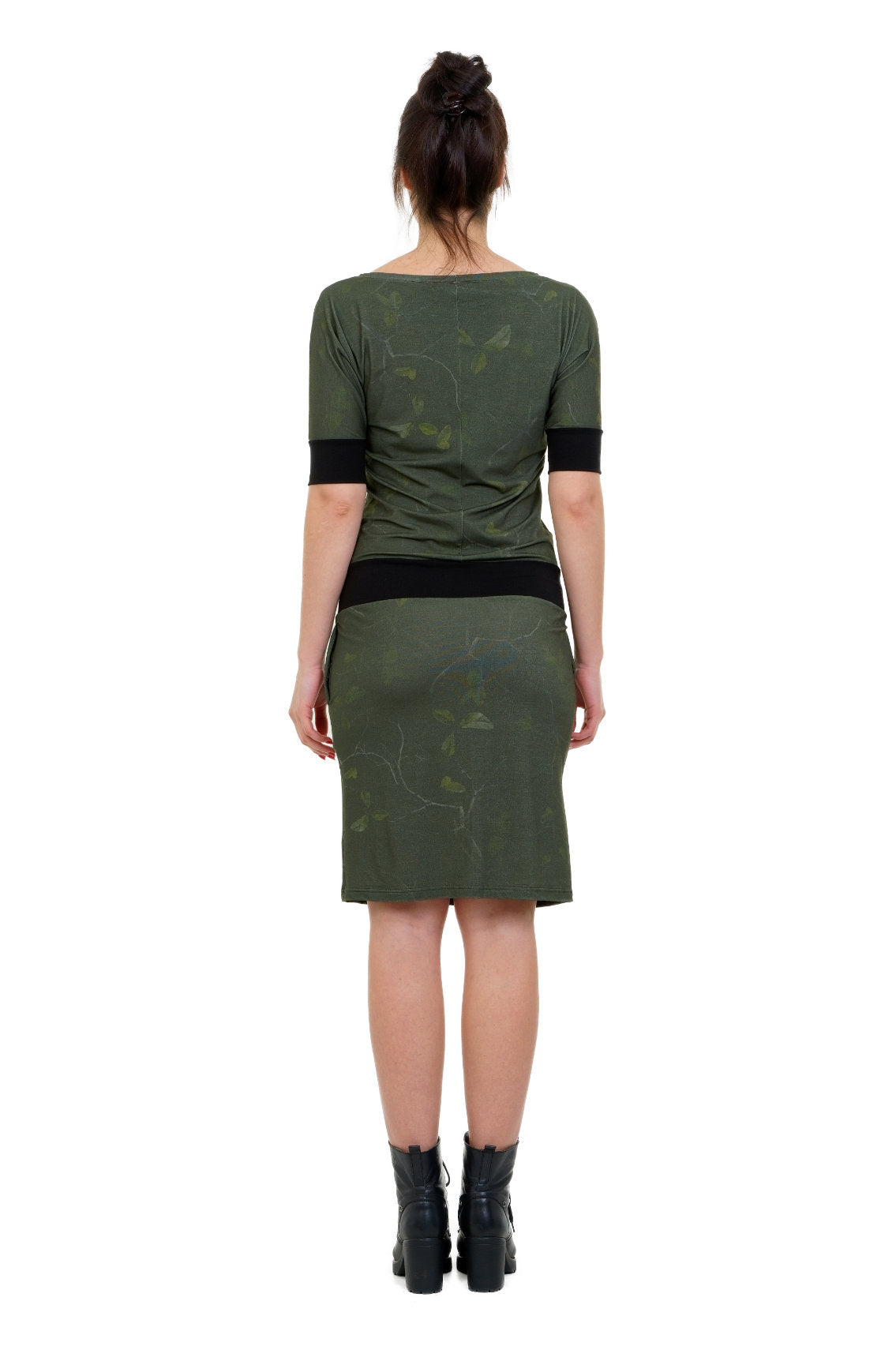 SALE Größe M Fledermauskleid Blattwerk oliv