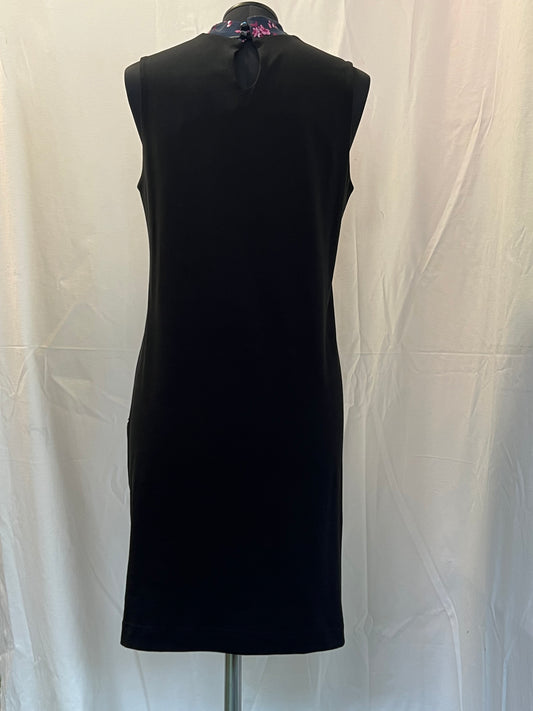 2. Hand Größe M Kurzes Ärmel loses Schwarz Blau mit Frühlings Blütten