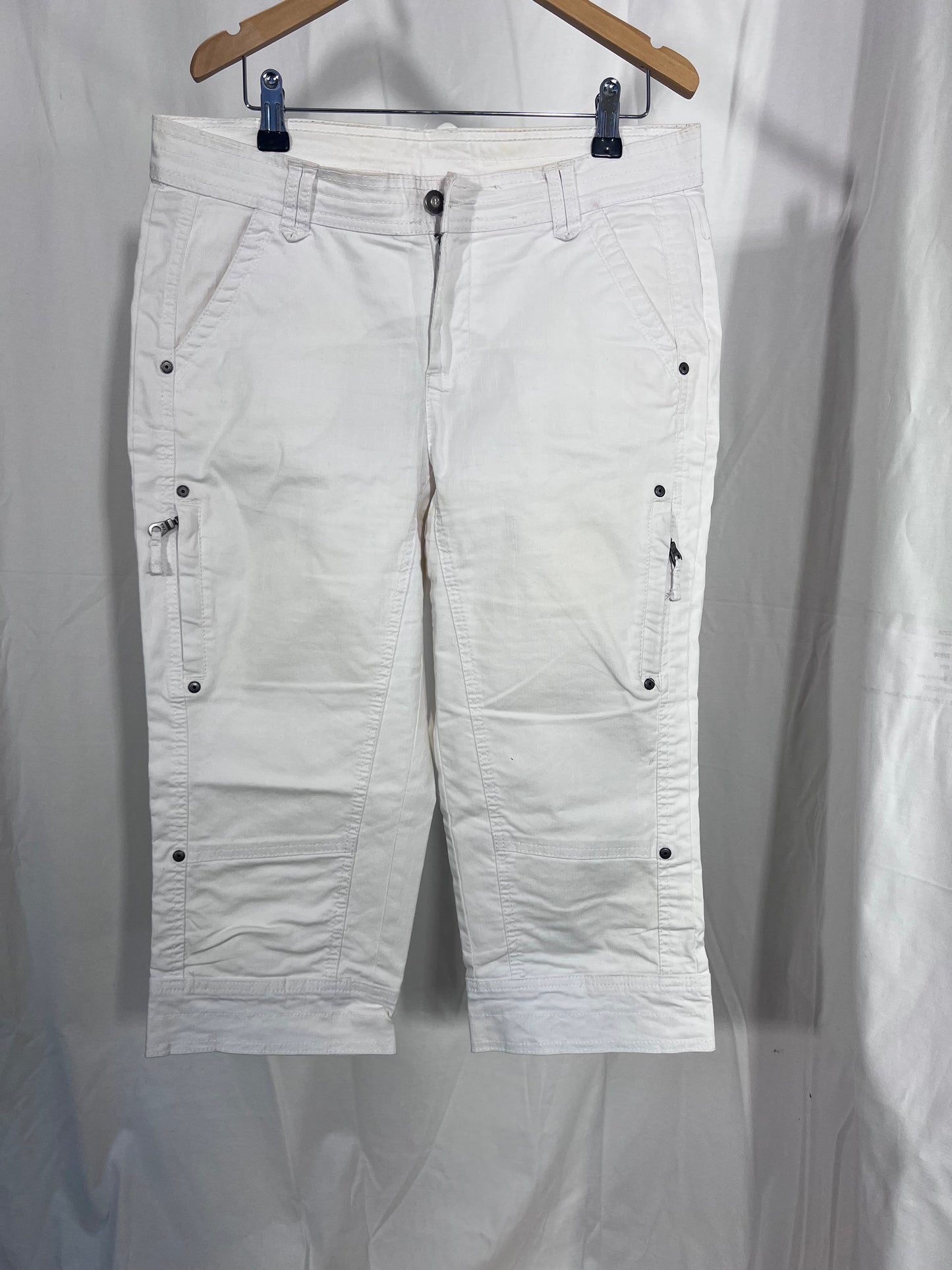 2nd hand size L white shorts
