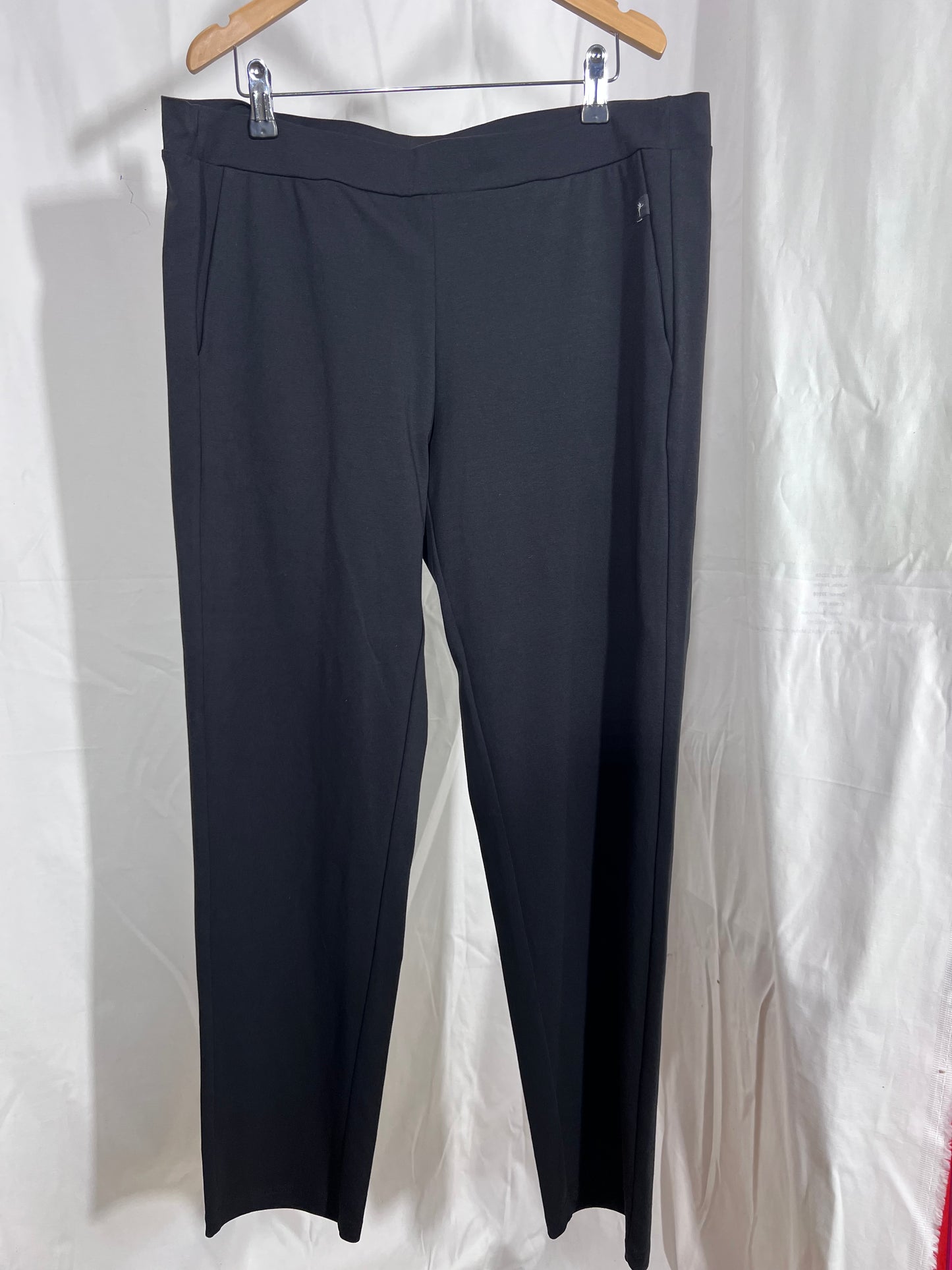 2nd hand size M black pants