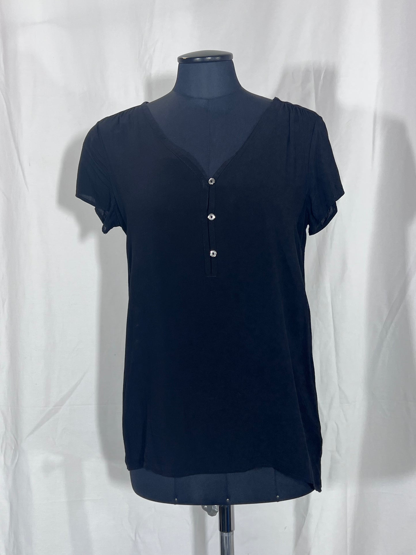 2nd hand size M Black blouse buttonable
