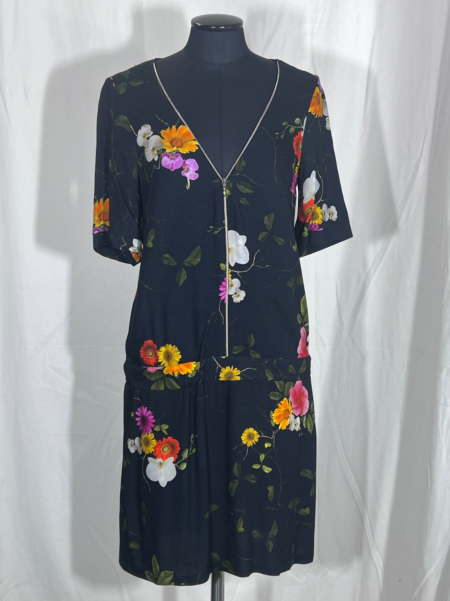 Robe à manches courtes à fleurs taille M d'occasion