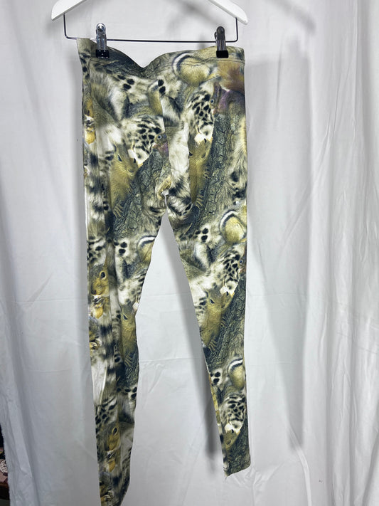 2. Hand Größe M Capri Leggings mit Eichhörnchen