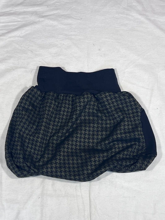 2. Hand Größe XS Ballonrock grün schwarz