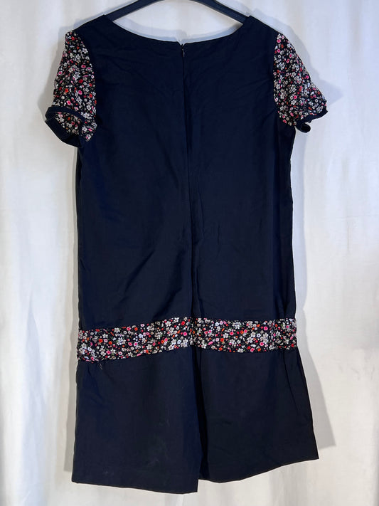 2. Hand Größe M Schwarzes jumpsuit mit Blümchen
