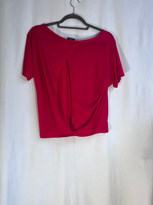 2. Hand Größe M rotes T-shirt