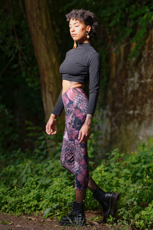 SALE Größe XL Capri Leggins purple Disko