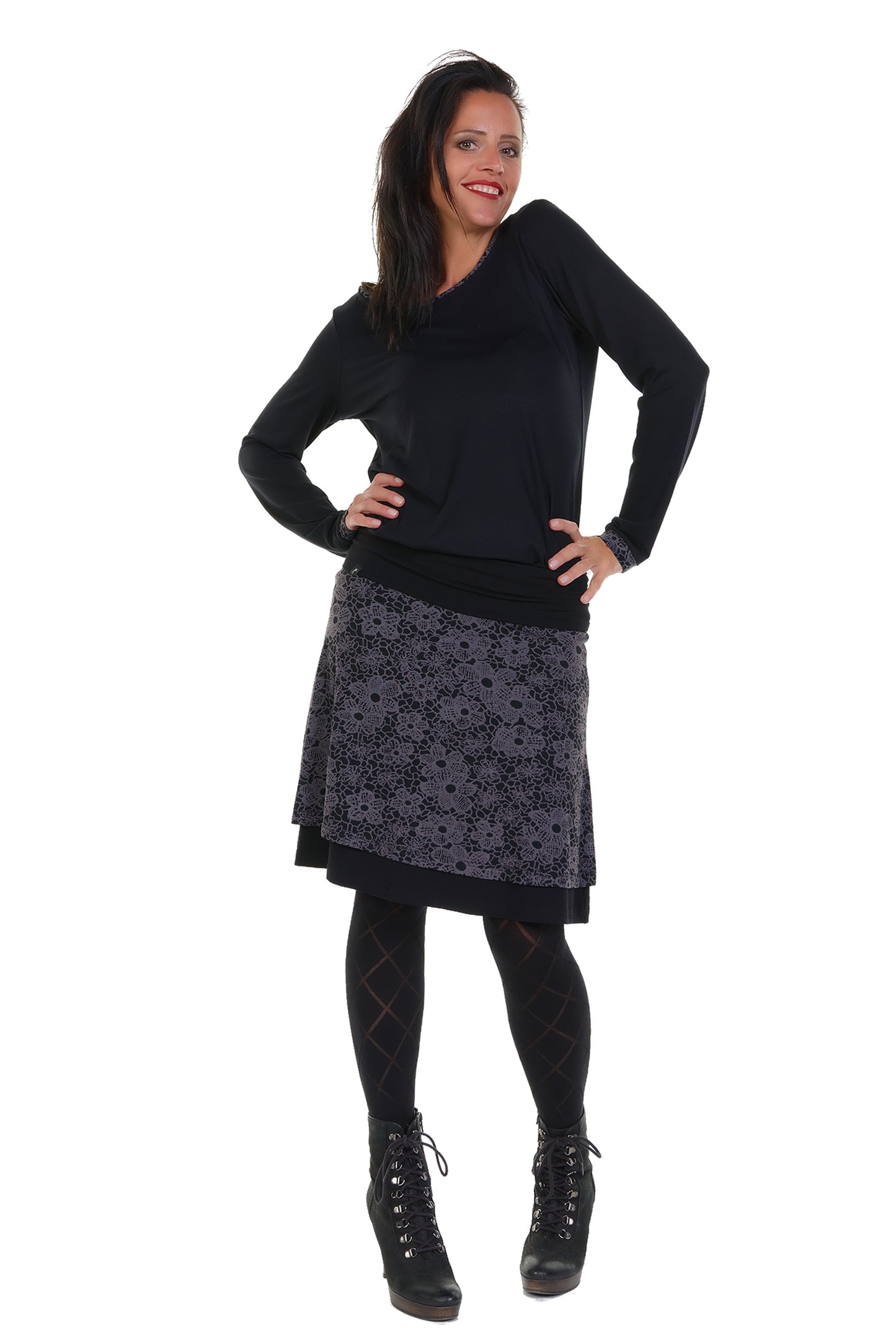 2nd hand size M leggings with squirrel print