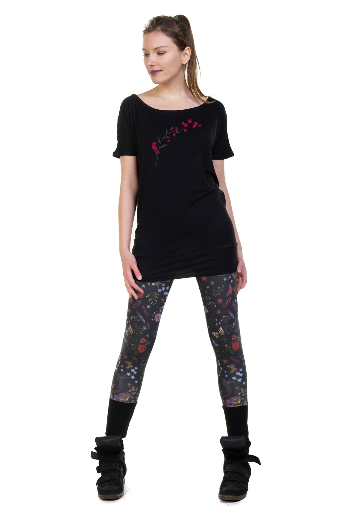 Robe courte de couleur foncée
