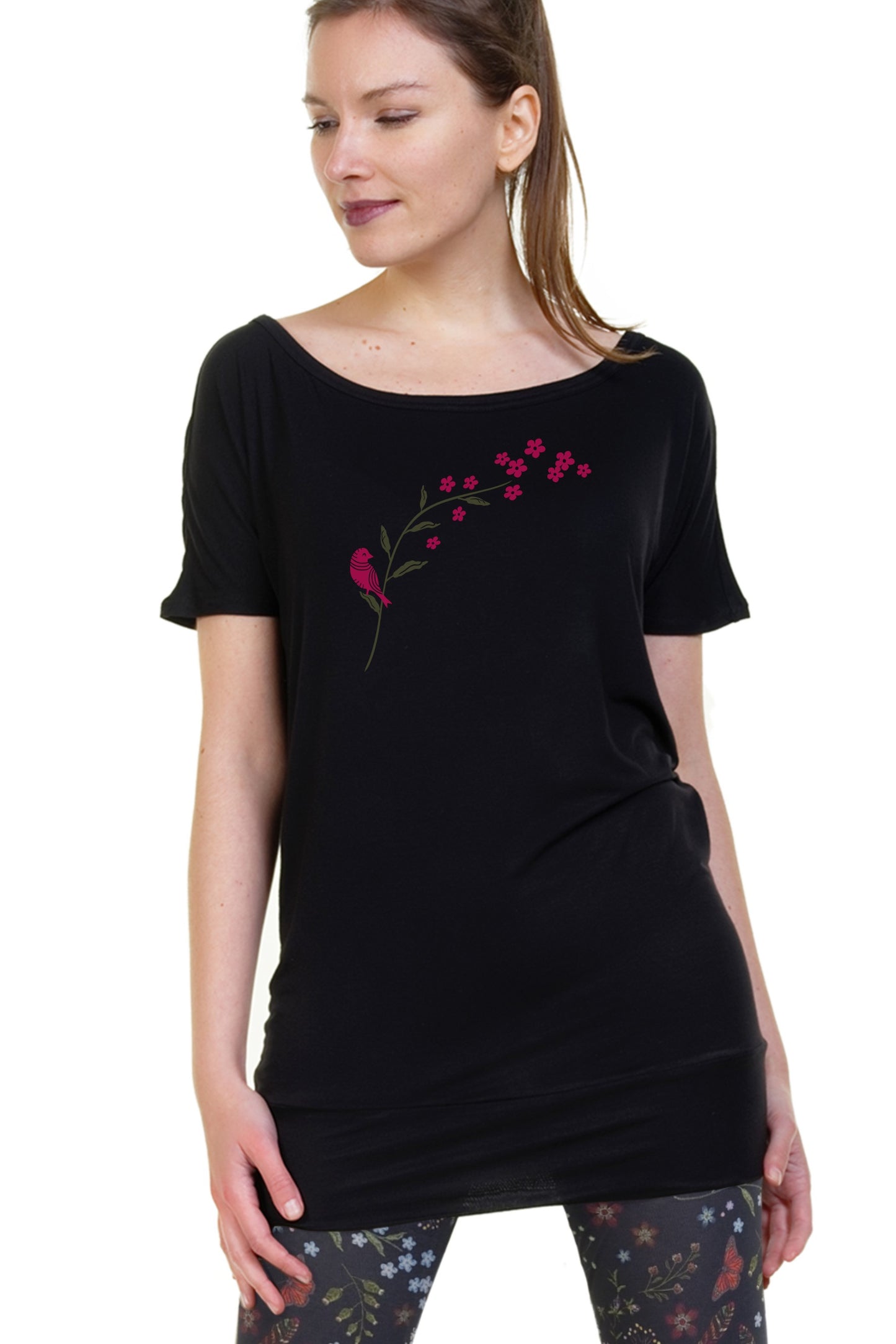 Robe courte de couleur foncée