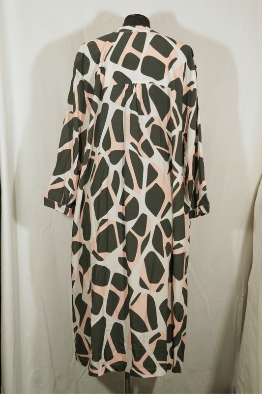 2. Hand Oliven, Rosa, Weiße Kleid