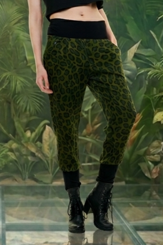 Baggy summer trousers blouse fabric leo green