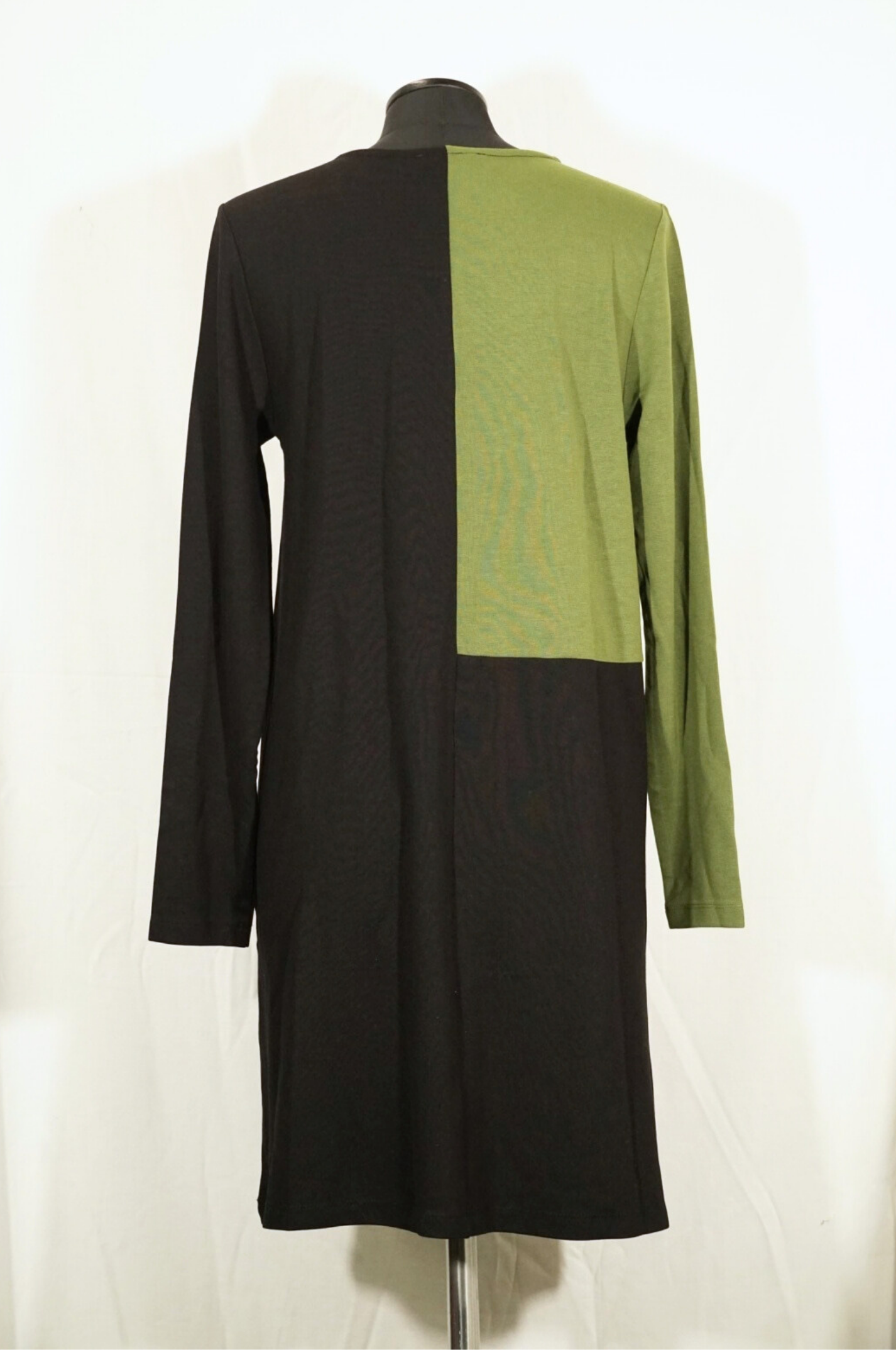 2. Hand Grün, Schwarzes Klkeid