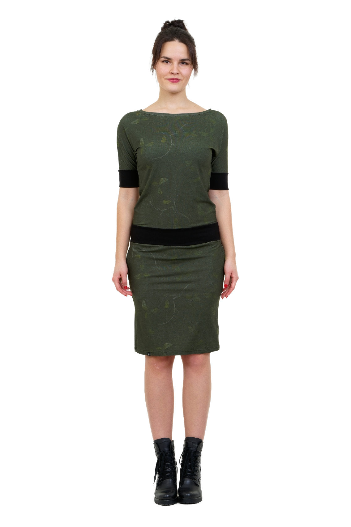 SALE Größe M Fledermauskleid Blattwerk oliv