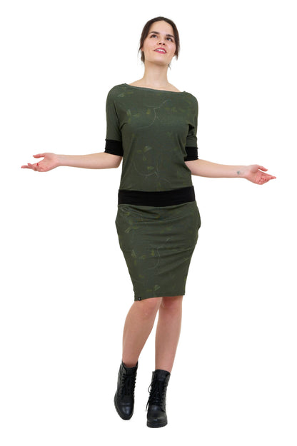 SALE Größe M Fledermauskleid Blattwerk oliv