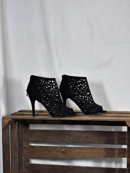 Schwarze Heels Größe 39