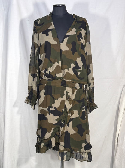 2. Hand Größe M Against War Military Dress