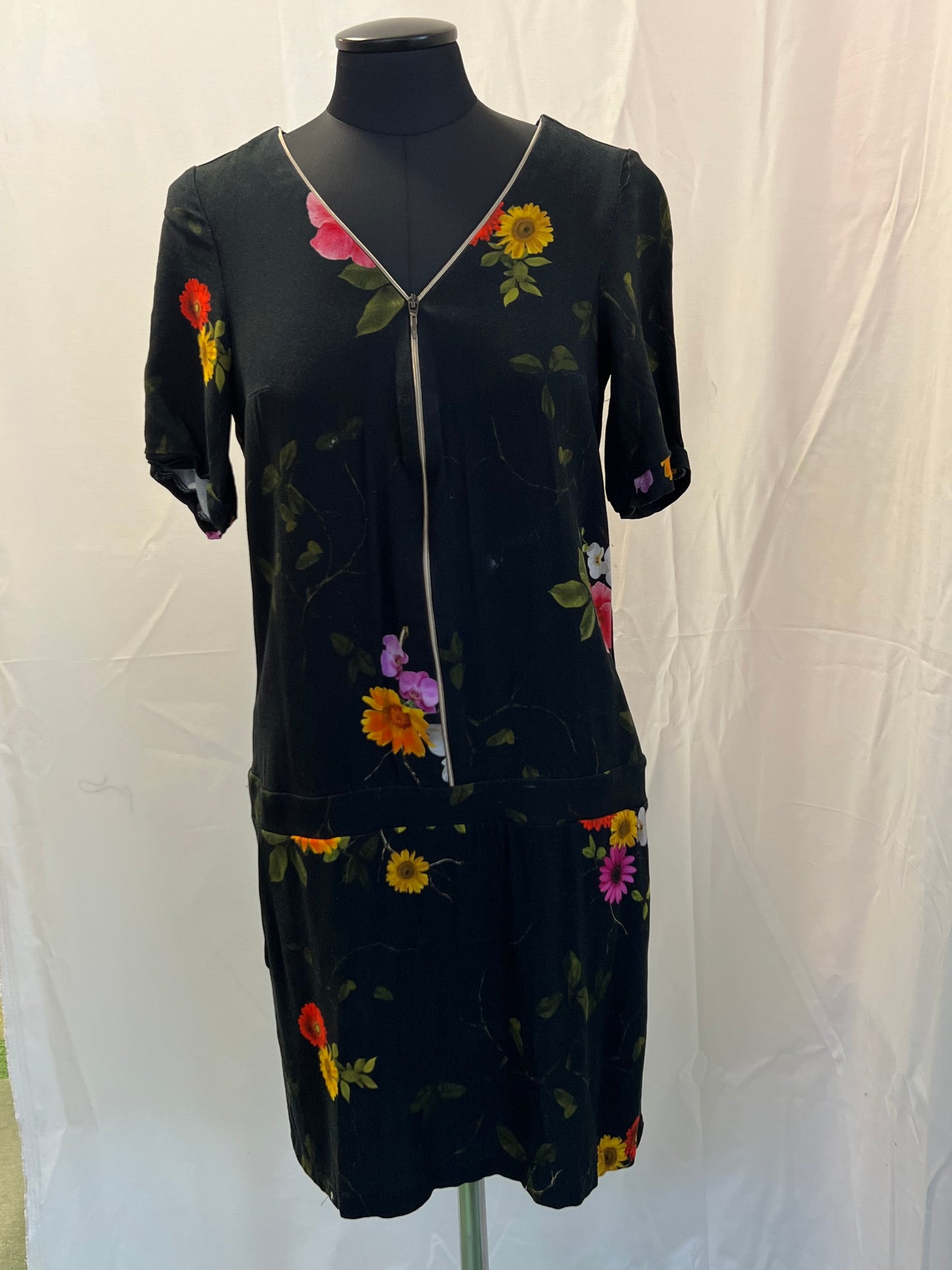 2nd Hand Size M Long Short Sleeve Dress Black with Flowers