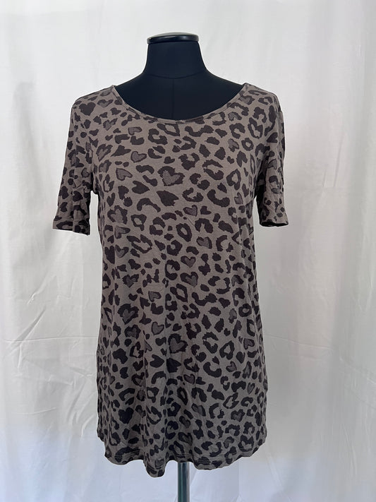2nd hand size S shirt leo viscose