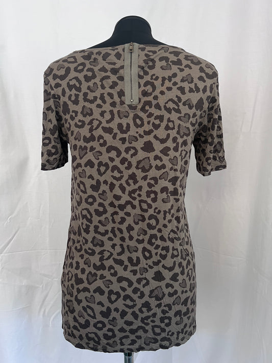2nd hand size S shirt leo viscose