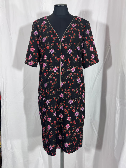 Robe longue à manches courtes taille M d'occasion à fleurs roses et rouges