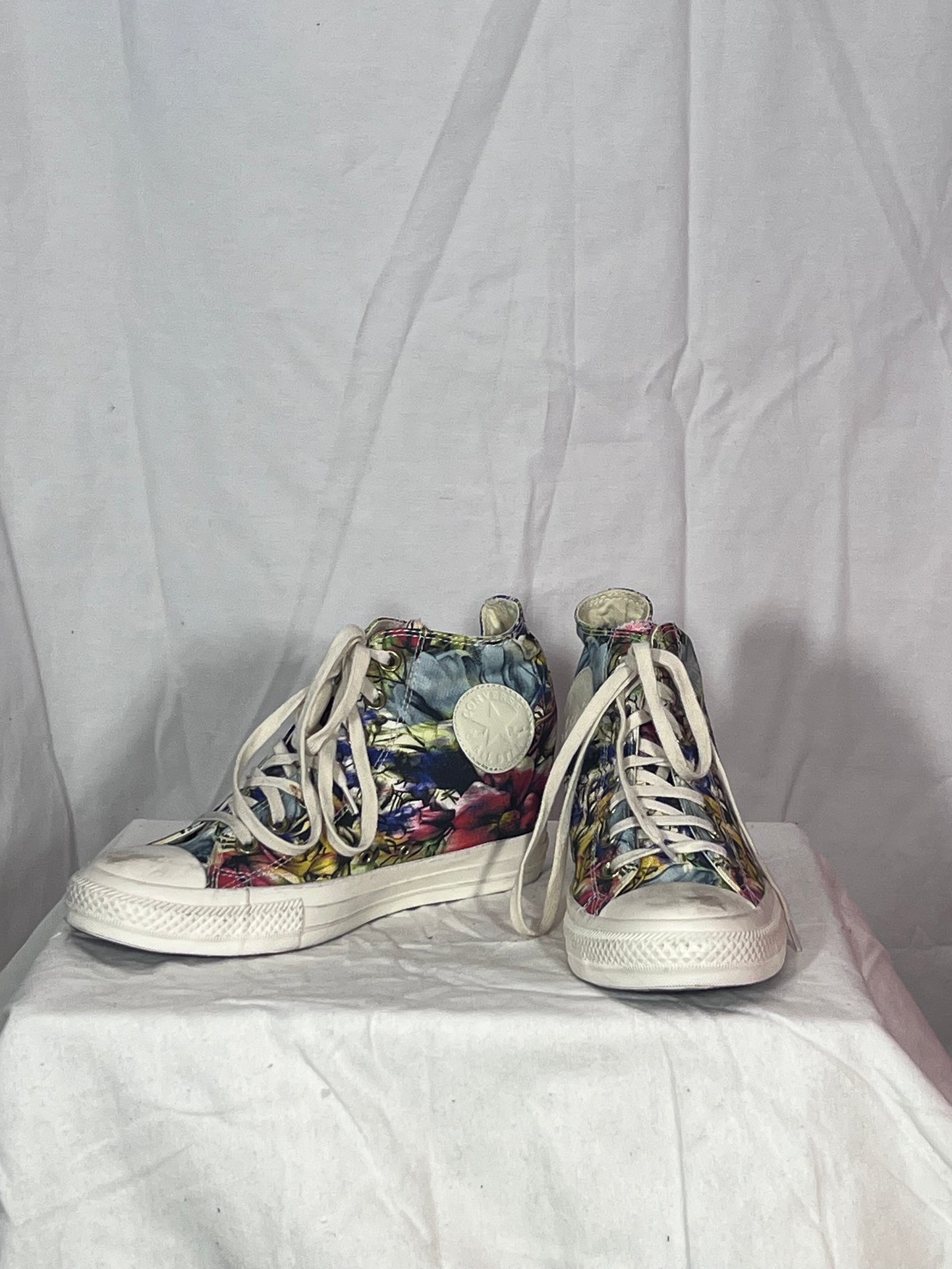 2. Hand Größe 42 Converse Chuck Taylor All Star-Hidden Heel floral Muster