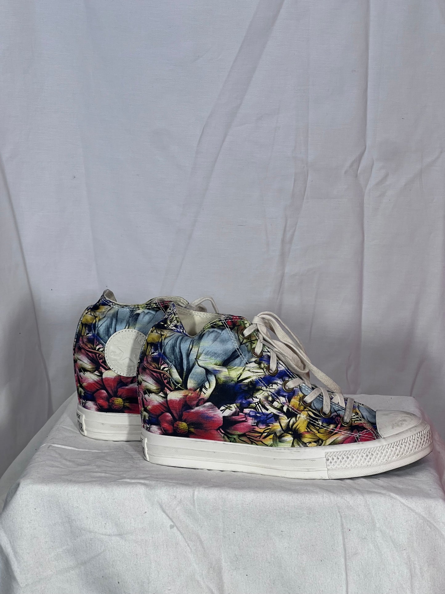 2. Hand Größe 42 Converse Chuck Taylor All Star-Hidden Heel floral Muster