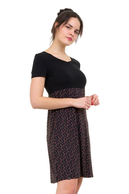 Robe à fleurs lys noir fleur rouge -