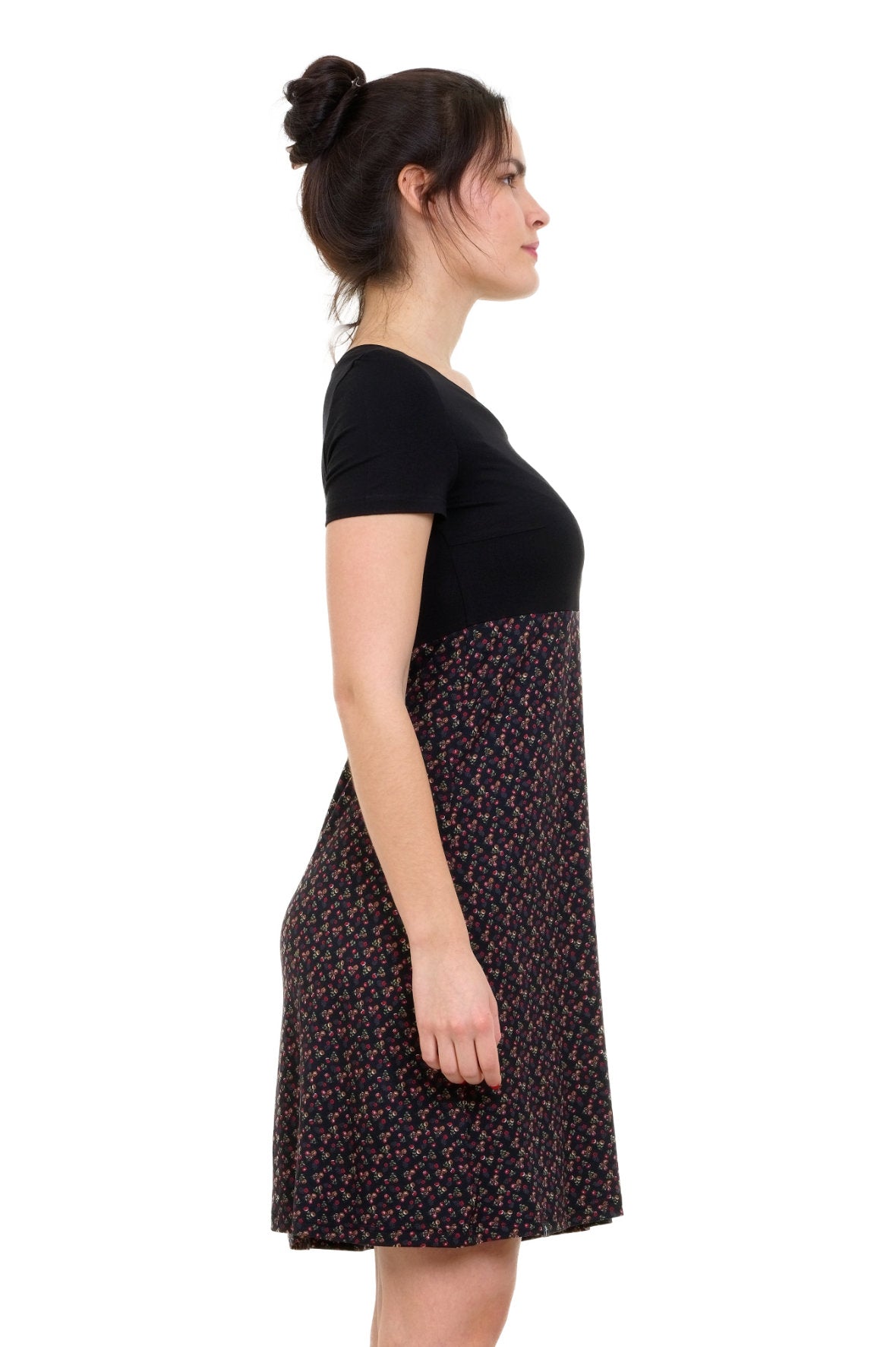 Robe à fleurs lys noir fleur rouge -
