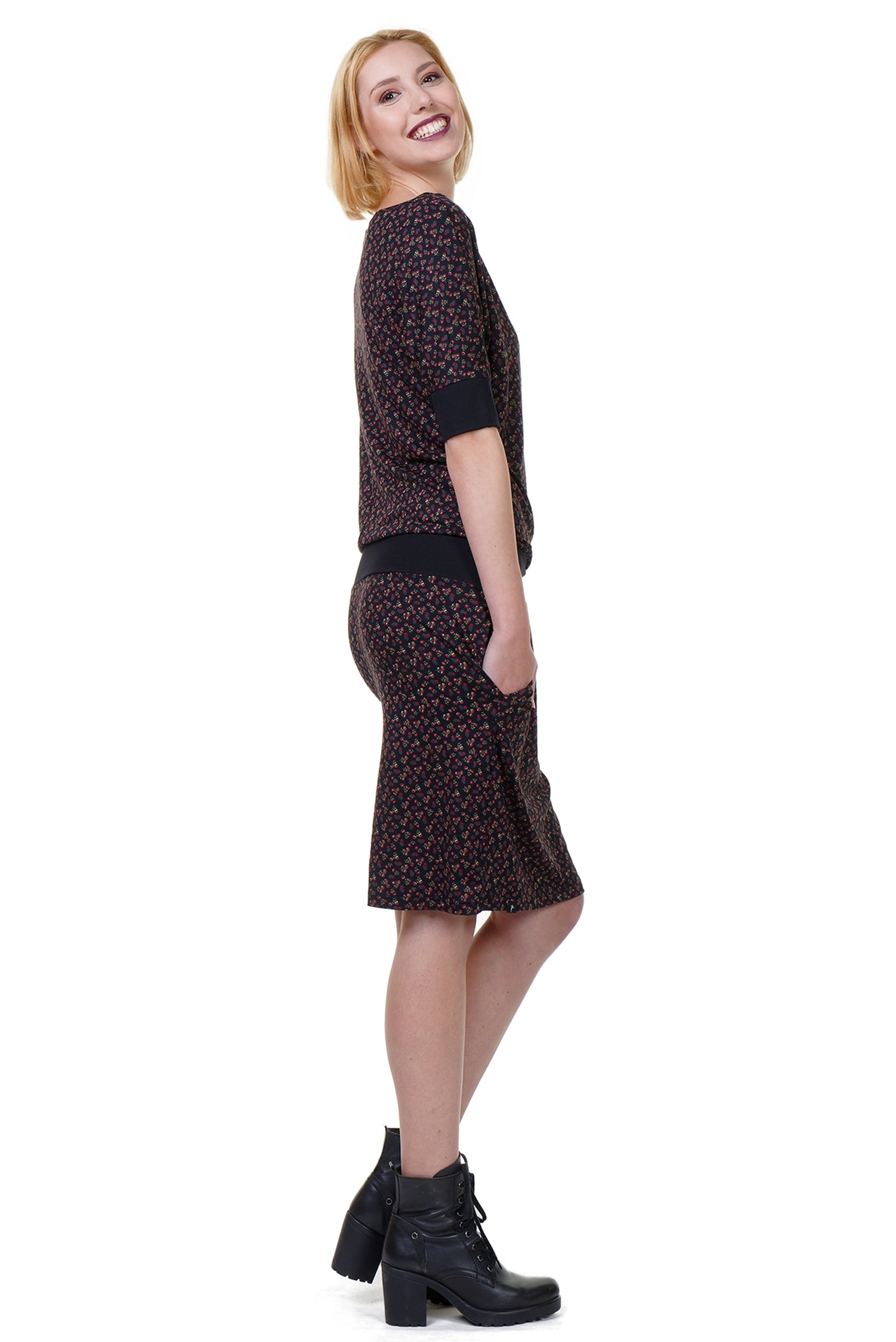 SALE Größe XS Fledermauskleid rote Blümchen